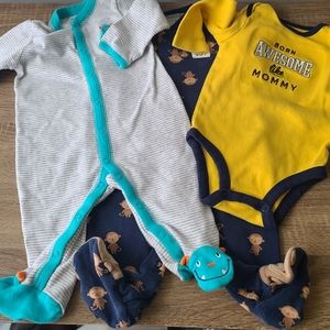 Carter's Set of 3 Infant Clothing: 2 Long Sleeve Sleeper, 1 Long Sleeve Onesie